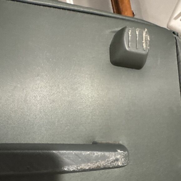 Lipault Paris Foldable Plume Wheeled Duffle Army Green Telescopic Handle & Case - Picture 11 of 16